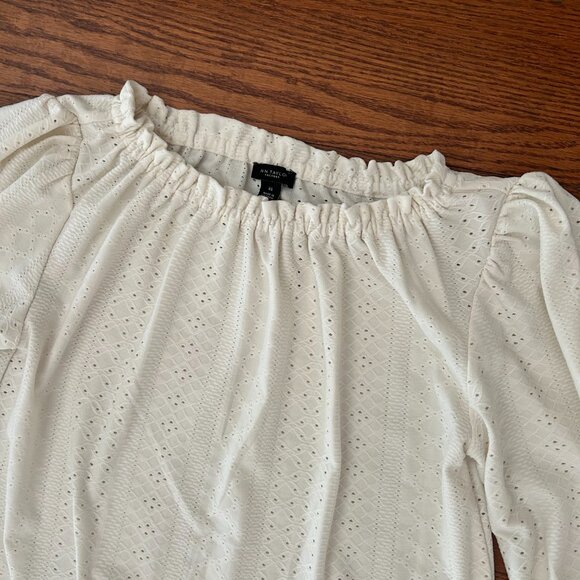 Ann Taylor Eyelet Ivory Smocked Neck Puffed Sleeve Blouse Size XS balloon sleeve - Picture 4 of 12